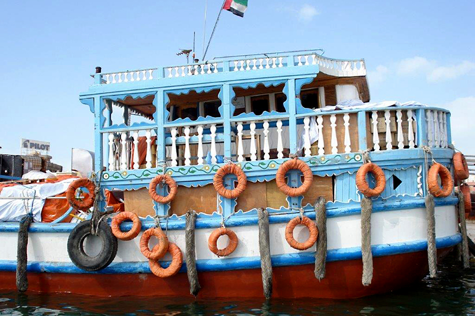 Bild einer alten Fähre im Hafen von Dubai © Joachim Sartorius