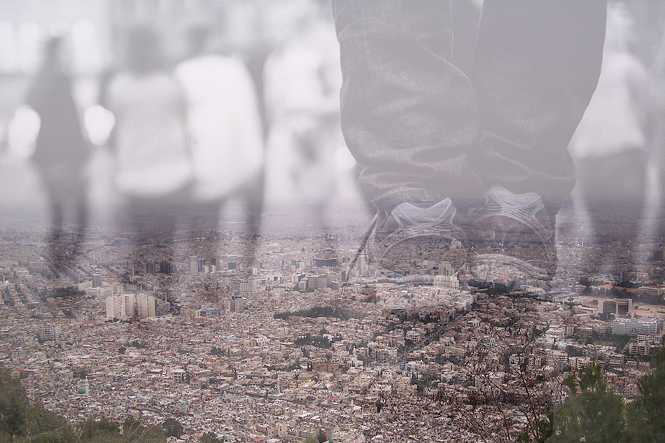 Bild von Beinen auf einem Pfosten und der Stadt Damaskus© Boris Thaser und tourundreise / Flickr (CC BY-NC-SA 2.0)
